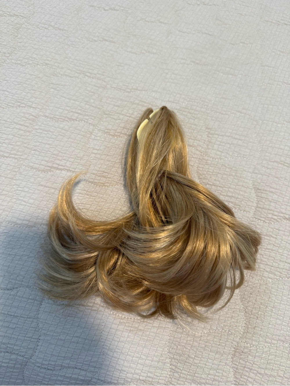 MONA LISA Golden Blonde Clip-In Ponytail Extension